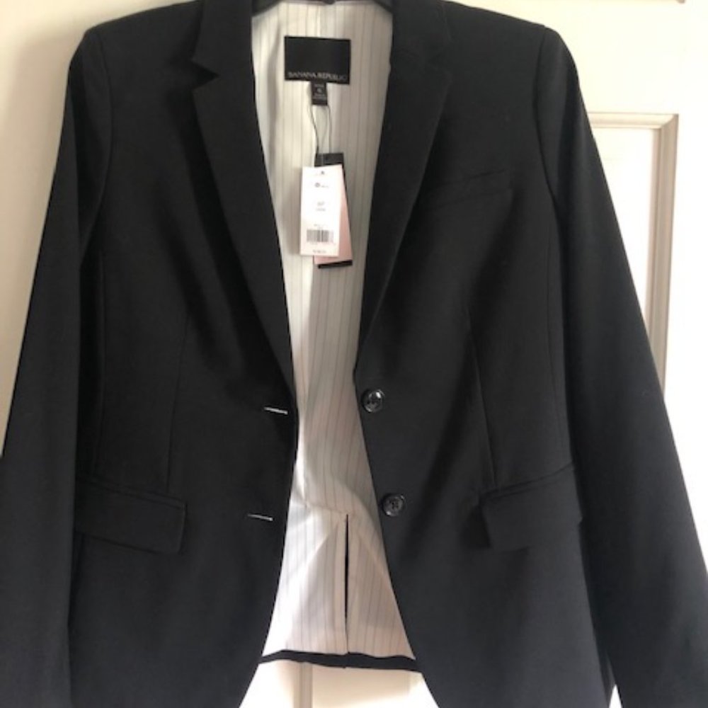 Banana Republic Black Blazer - 6 Petite - Brand New (Tags still attached) - Picture 2 of 4